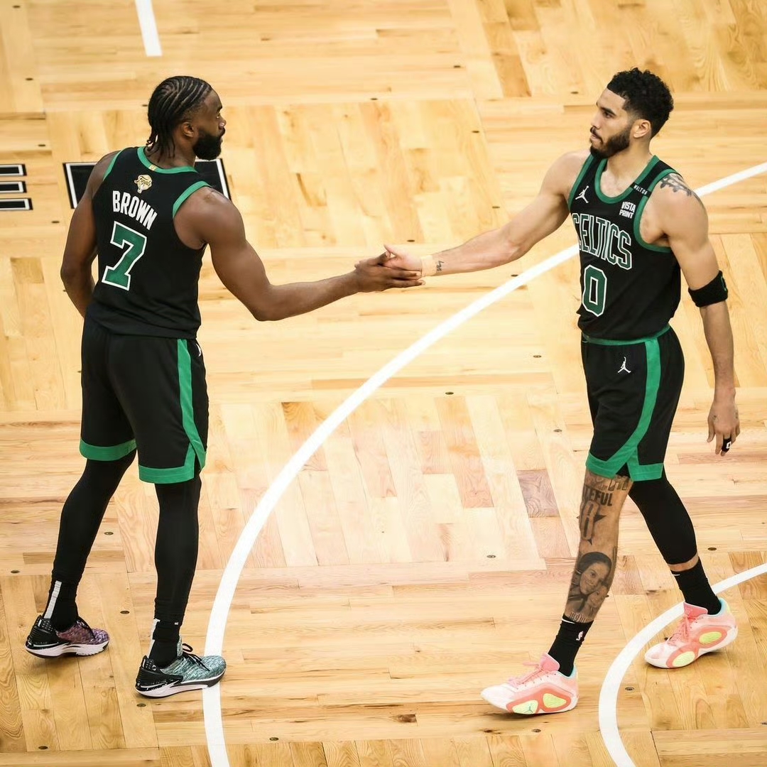 包含波士顿凯尔特人迎NBA总决赛关键赛，今晨完成体检，目标明确，阵容厚度经受考验的词条-英雄联盟投注