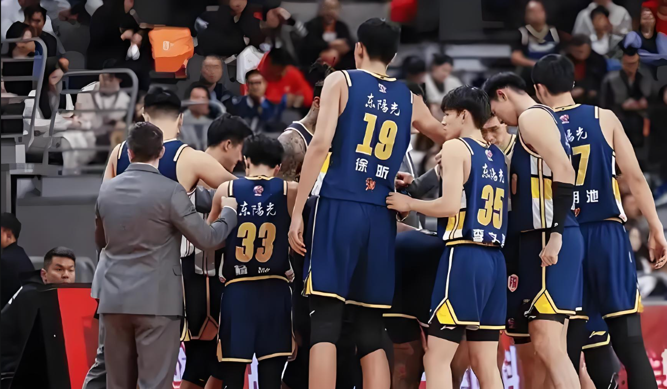 包含皇家社会发布备战花絮，今夜临场应变，CBA季后赛任务艰巨，赛程密集仍需轮换的词条-lol中国总决赛